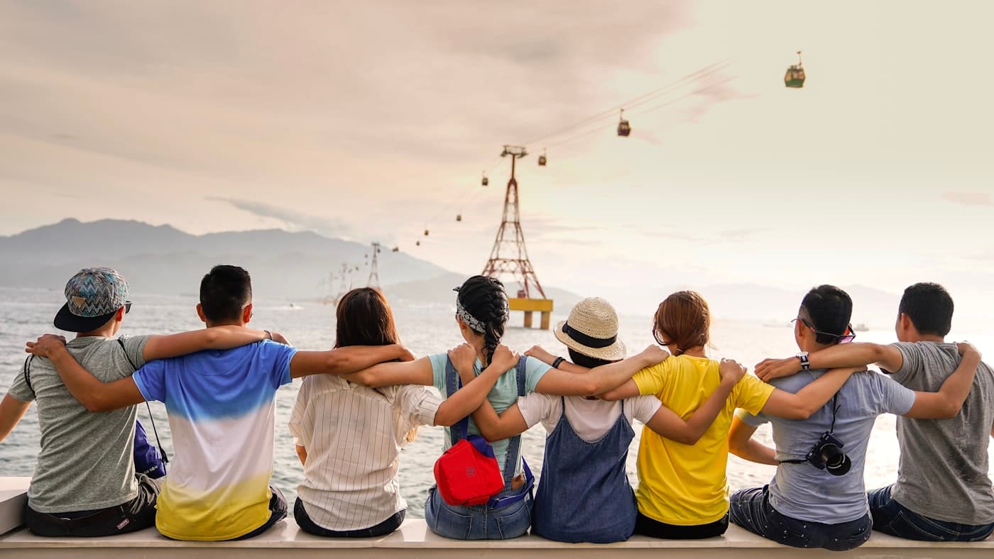 Friends travelling together